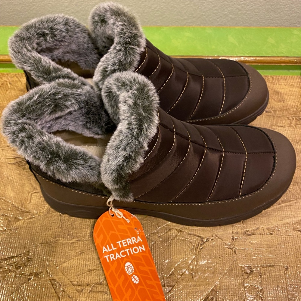JBU by Jambu Women’s Memory Foam Boots with All Terra Traction.